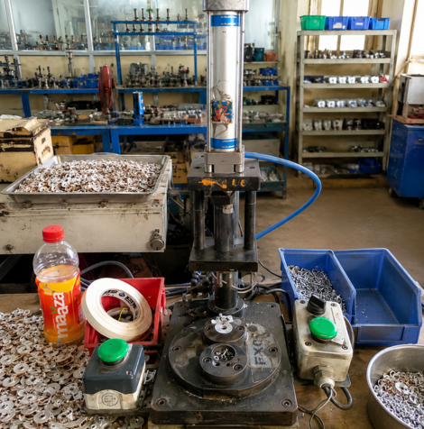 Automatic Riveting Machine